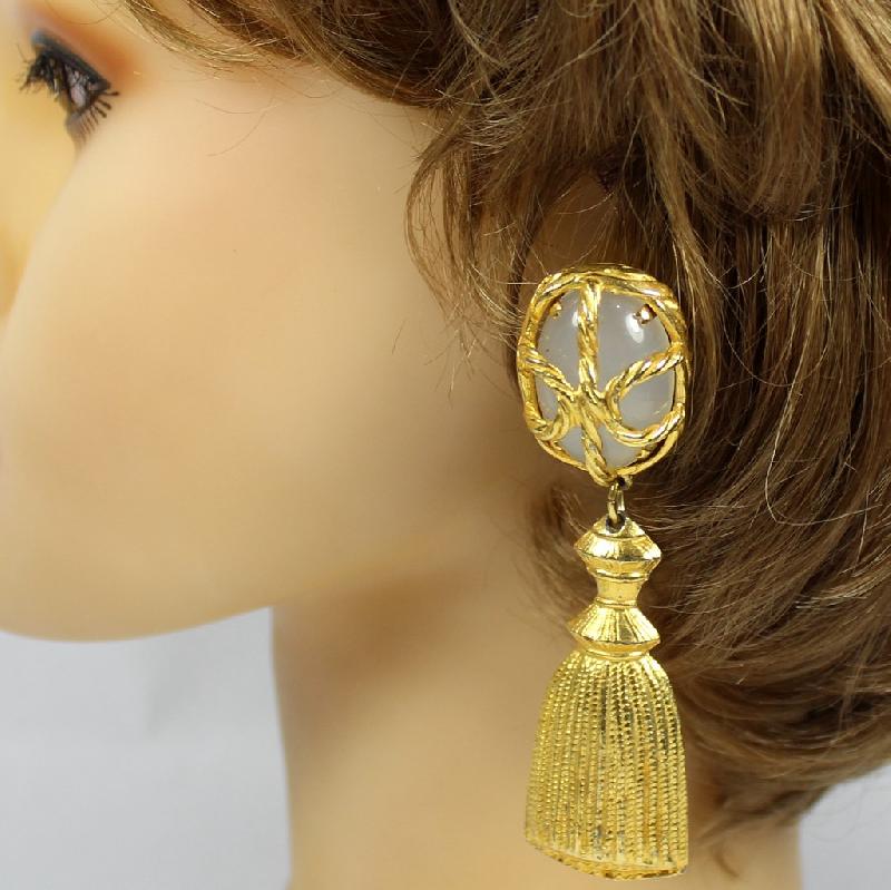 Front view of White (chalk Or Milk) Cabochons Earrings Clip