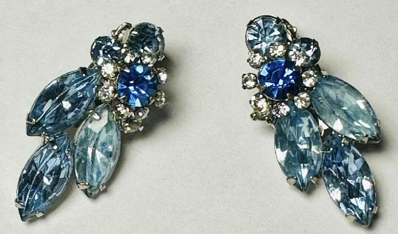 Front view of Blue Navettes Earrings Clip