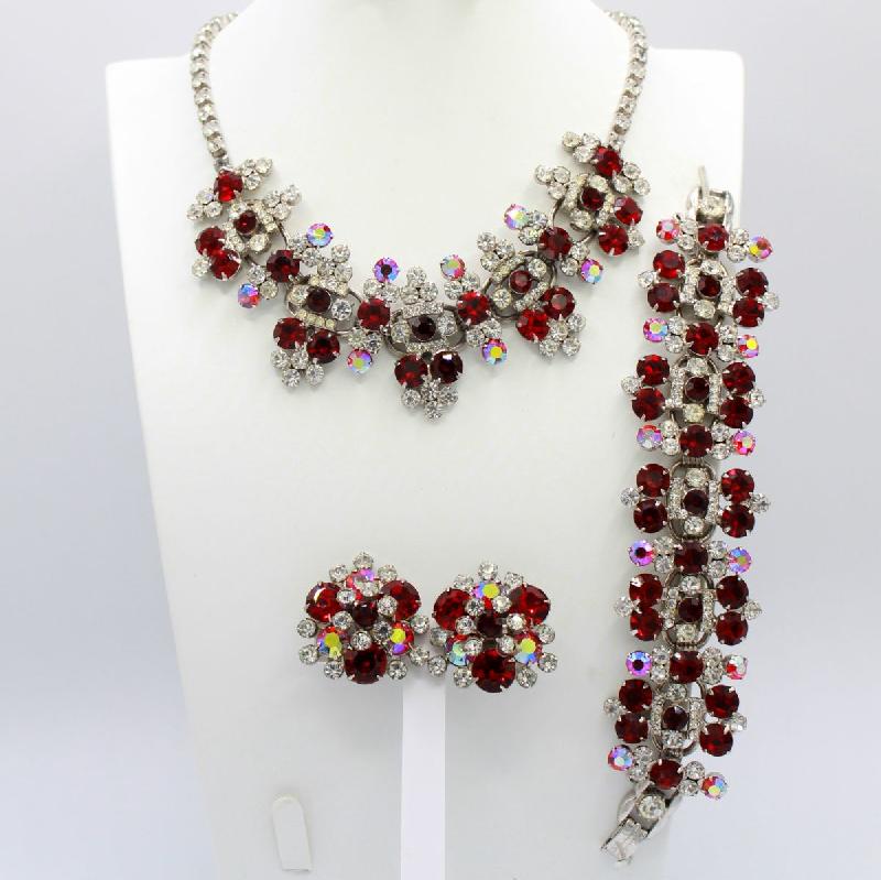 Front view of Red Chatons Only Earrings Clip