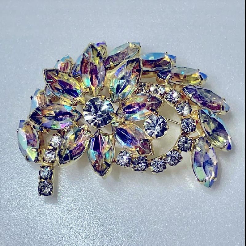 Front view of AB Navettes Brooch