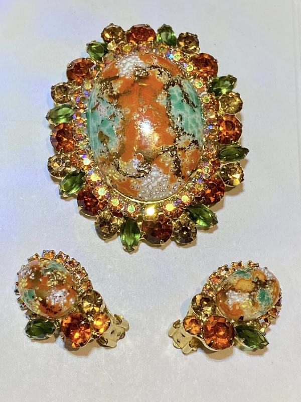 Front view of Fall Cabochons Painted (hand/Transfer) Brooch