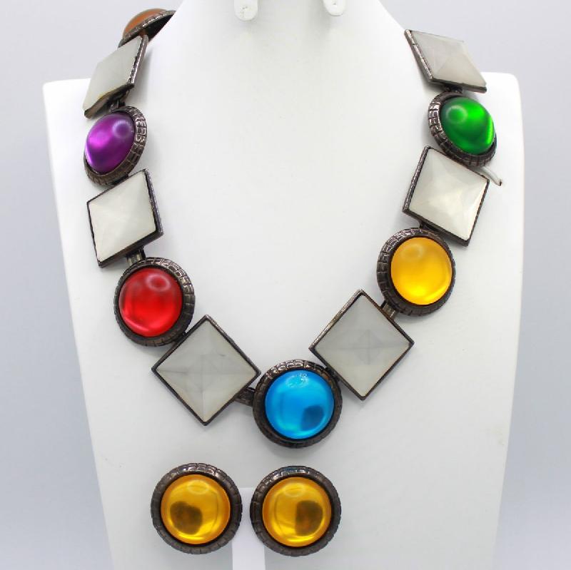 Front view of Yellow Cabochons Earrings Clip