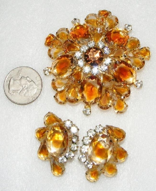 Front view of Topaz Oval Givre Brooch