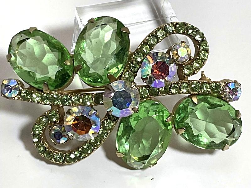 Front view of Green Oval Brooch