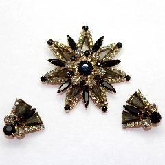 Gray (black Diamond) Triangle Earrings Clip