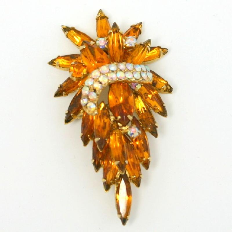 Front view of Topaz Navettes Pin Pendant