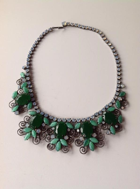 Front view of Green Oval Necklace