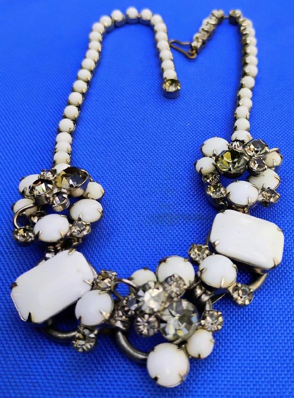 Front view of White (chalk Or Milk) Cabochons Necklace