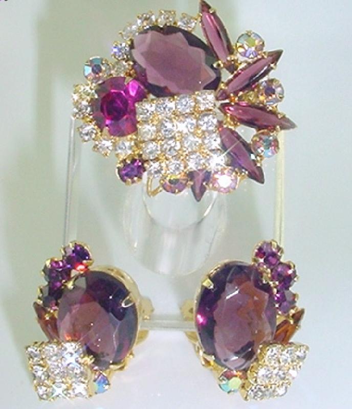 Front view of Purple (cardinal) Oval Brooch