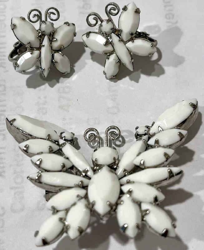 Front view of White (chalk Or Milk) Navettes Brooch