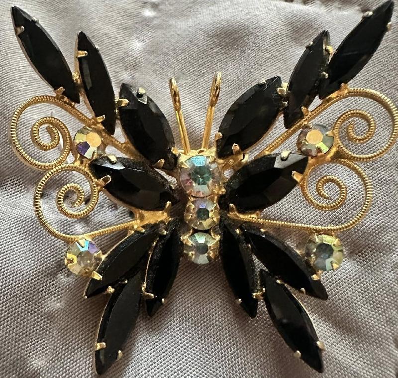 Front view of Black (jet) Navettes Brooch