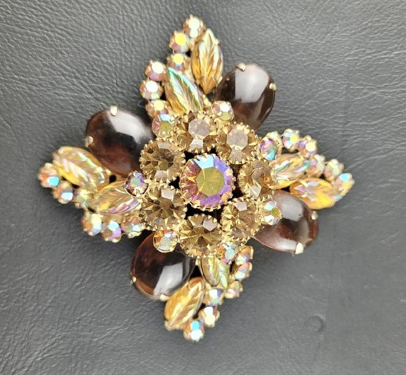 Front view of Topaz Cabochons Molded/Cut Brooch