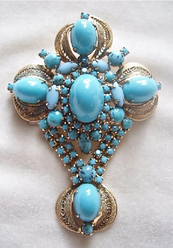 Front view of Turquoise Cabochons Brooch