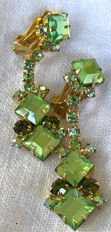 Front view of Green Square Earrings Clip