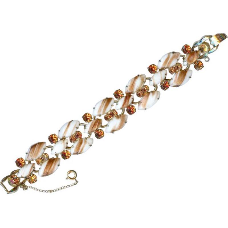 Front view of White (chalk Or Milk) Cabochons Striped Bracelet 5 Link