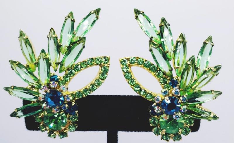 Front view of Green Navettes Earrings Clip