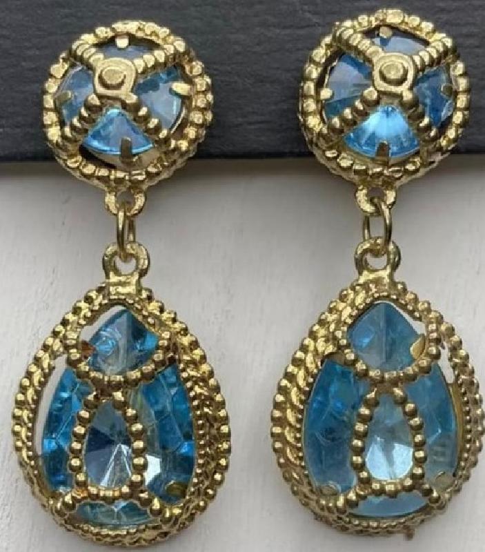 Front view of Blue Pear Earrings Clip