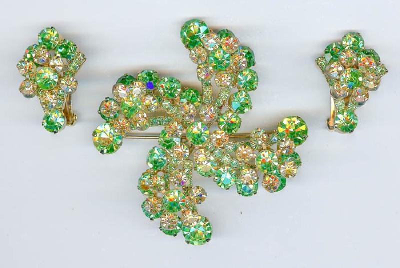 Front view of Green Chatons Only Earrings Clip