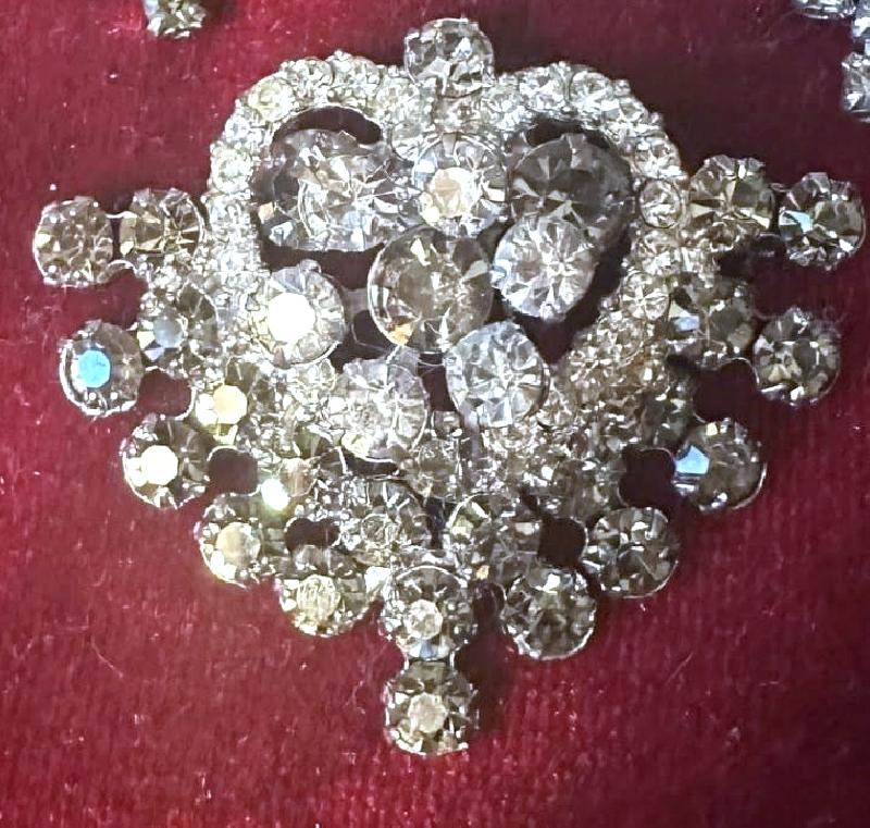 Front view of Gray (black Diamond) Chatons Only Brooch