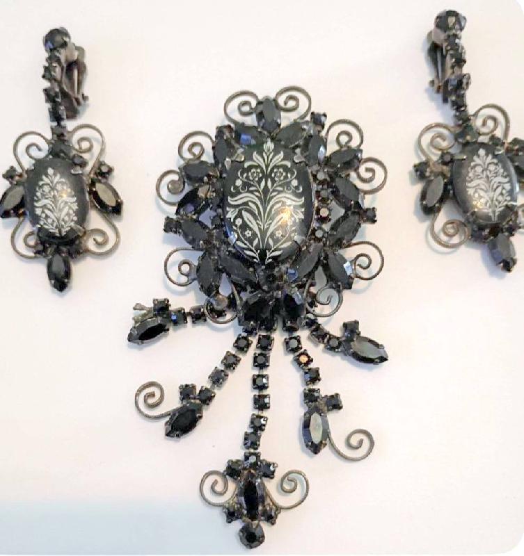 Front view of Black (jet) Cabochons Painted (hand/Transfer) Brooch