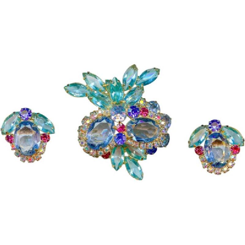 Front view of Blue Oval Earrings Clip