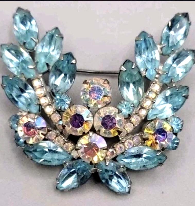 Front view of Turquoise Navettes Brooch