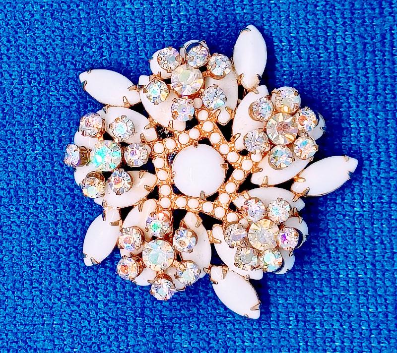 Front view of White (chalk Or Milk) Cabochons Brooch