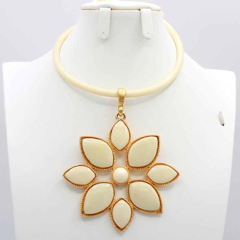 Front view of White (chalk Or Milk) Plastic Necklace