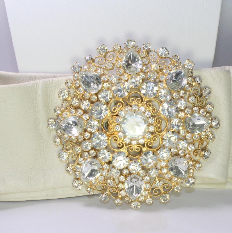 Front view of Clear Pear Belt