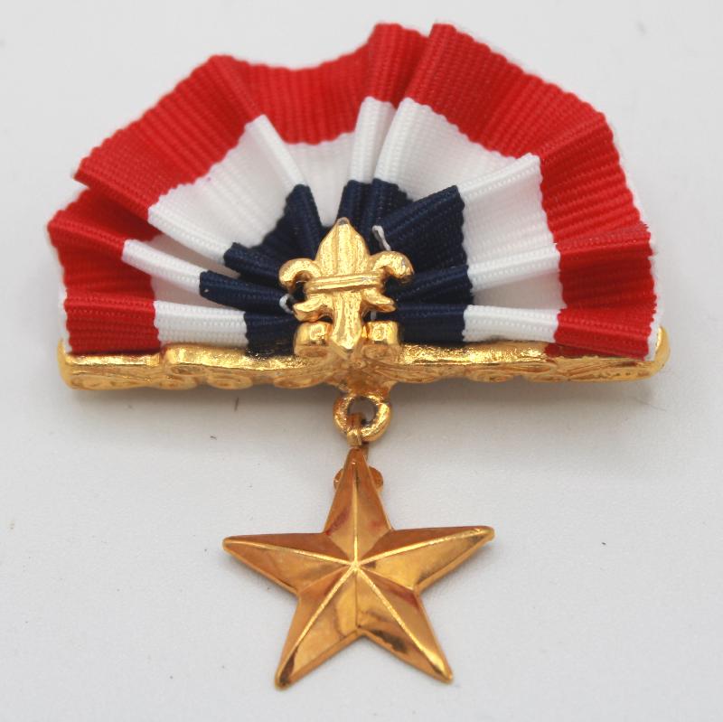 Front view of Patriotic Brooch
