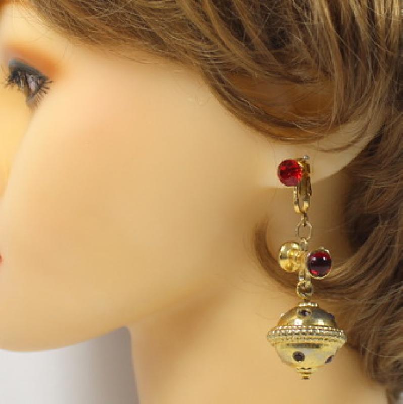 Front view of Red Cabochons Earrings Clip