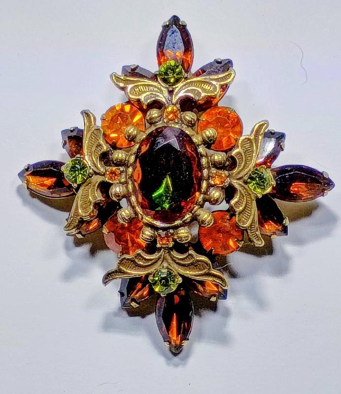 Front view of Fall Oval Multi-Color/Shaded Brooch