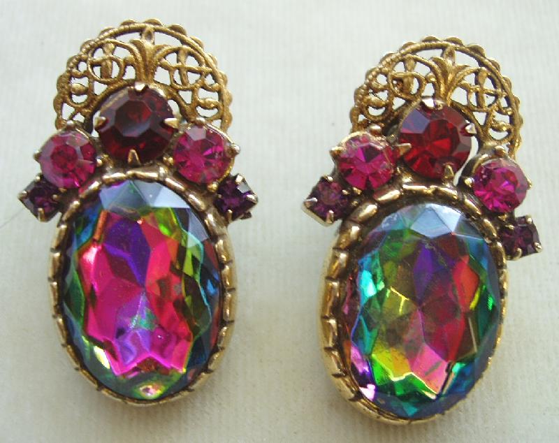 Front view of Red Oval Multi-Color/Shaded Earrings Clip