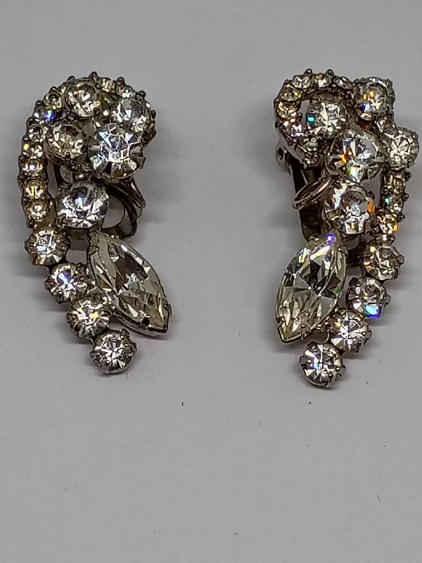 Front view of Clear Navettes Earrings Clip