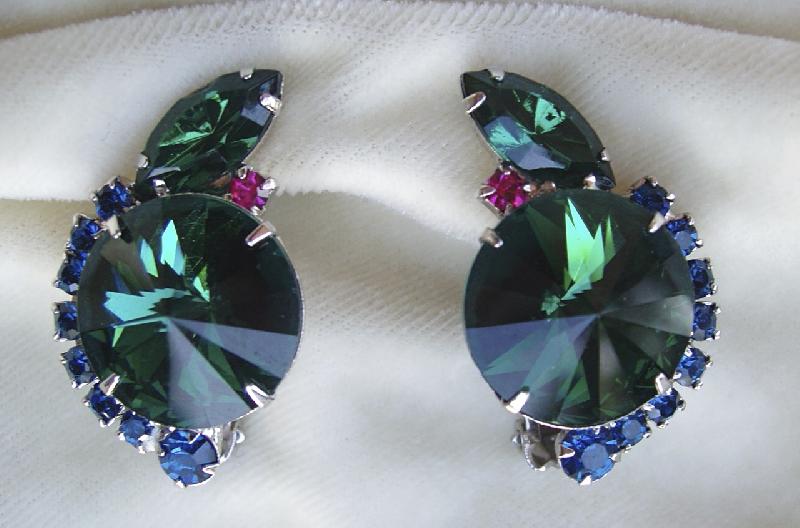 Front view of Green Navettes Rivoli/Margarita Earrings Clip