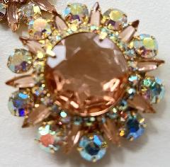 Pink Dentelle Pin Pendant