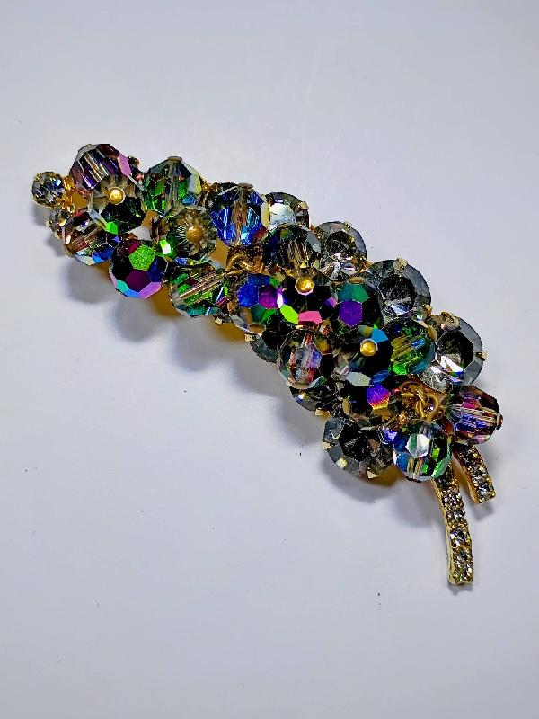 Front view of Gray (black Diamond) Chatons Only Brooch