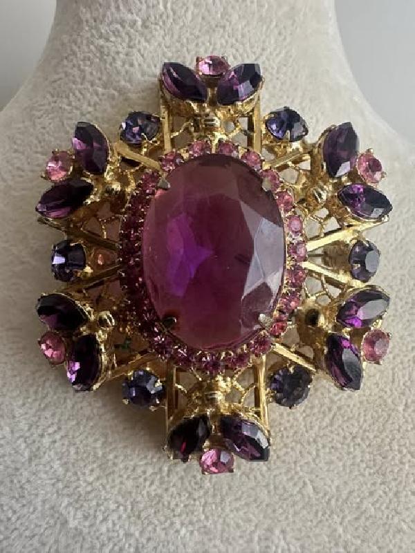 Front view of Purple (cardinal) Oval Brooch
