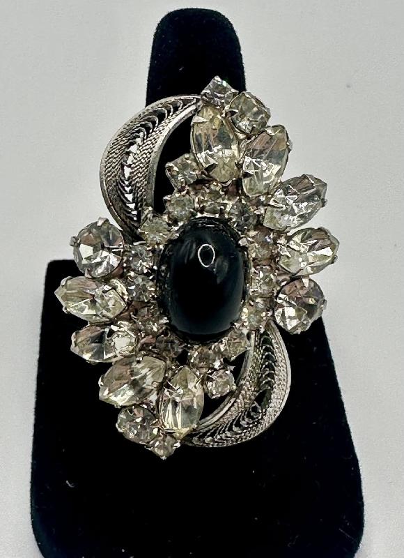 Front view of Black (jet) Cabochons Plastic Rings