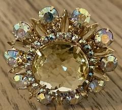 Clear Dentelle Pin Pendant