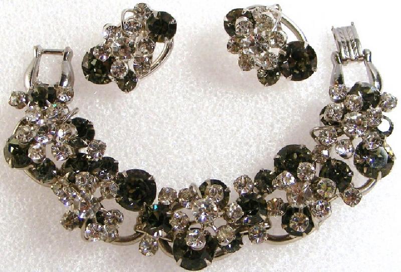 Front view of Gray (black Diamond) Chatons Only Bracelet 5 Link
