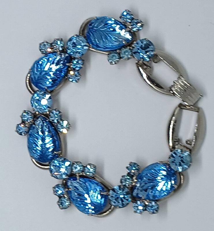 Front view of Blue Leaf Molded/Cut Bracelet 5 Link
