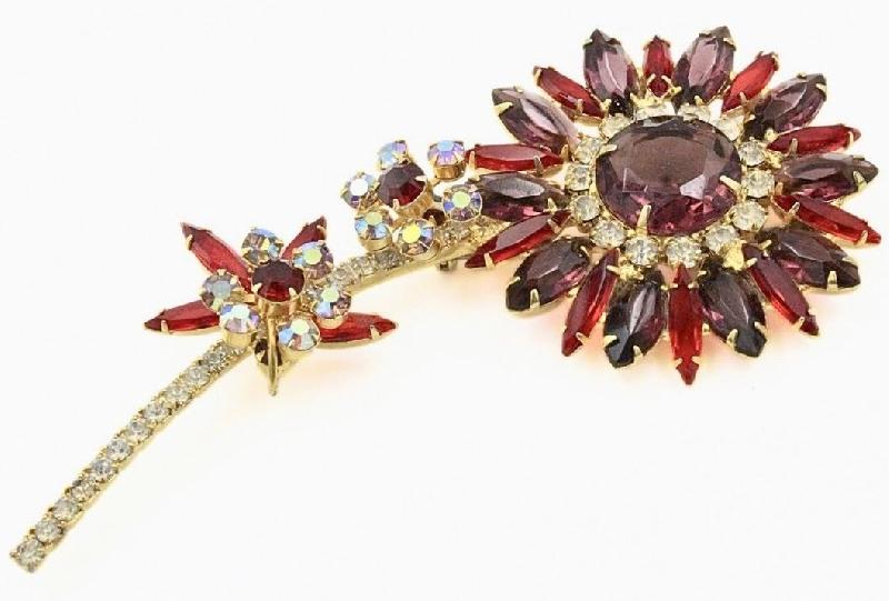 Front view of Multiple Colors Dentelle Brooch