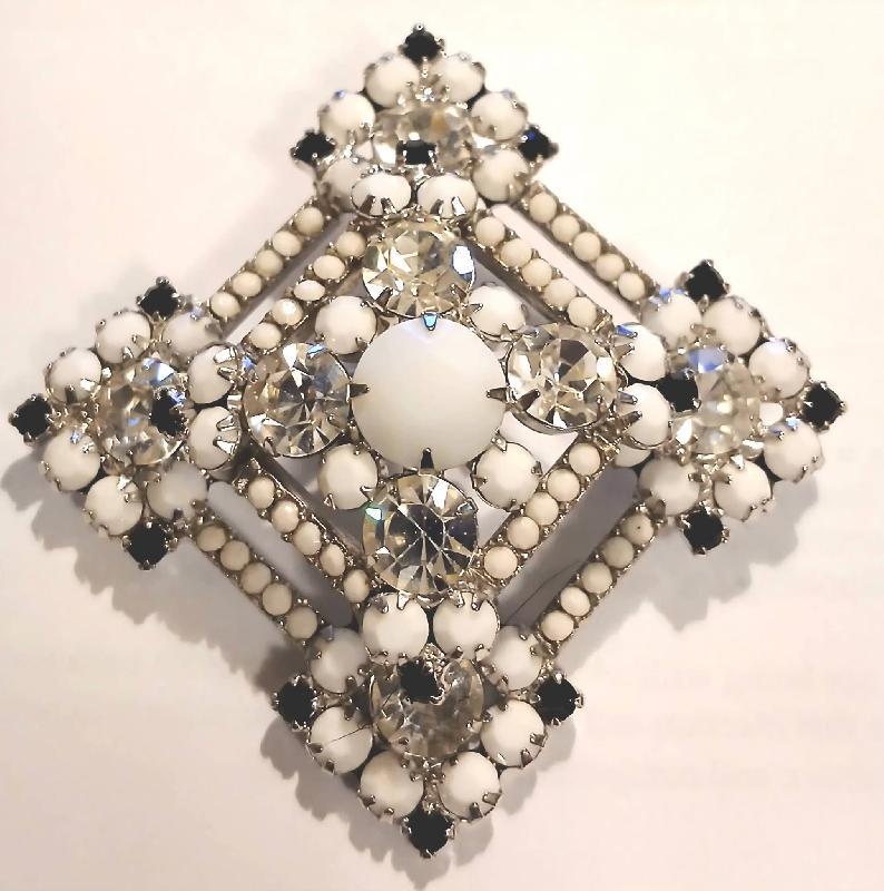 Front view of White (chalk Or Milk) Chatons Only Brooch