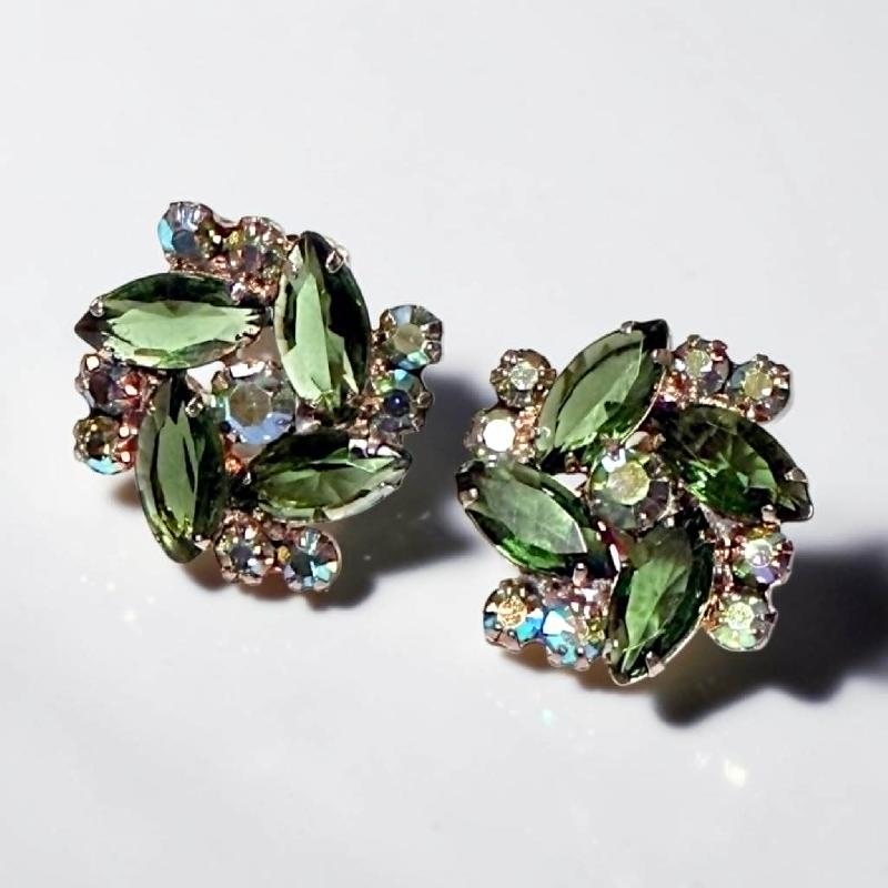 Front view of Green Navettes Earrings Clip