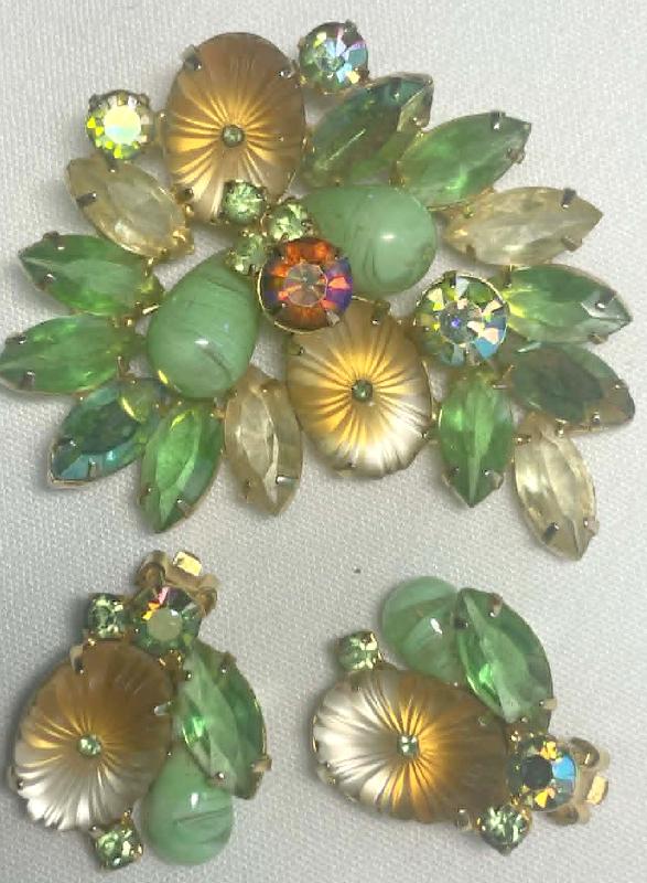 Front view of Multiple Colors Pillowcase Givre Brooch