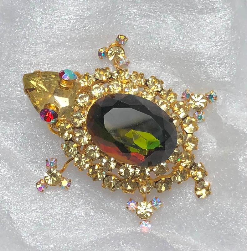 Front view of Yellow Oval Multi-Color/Shaded Brooch