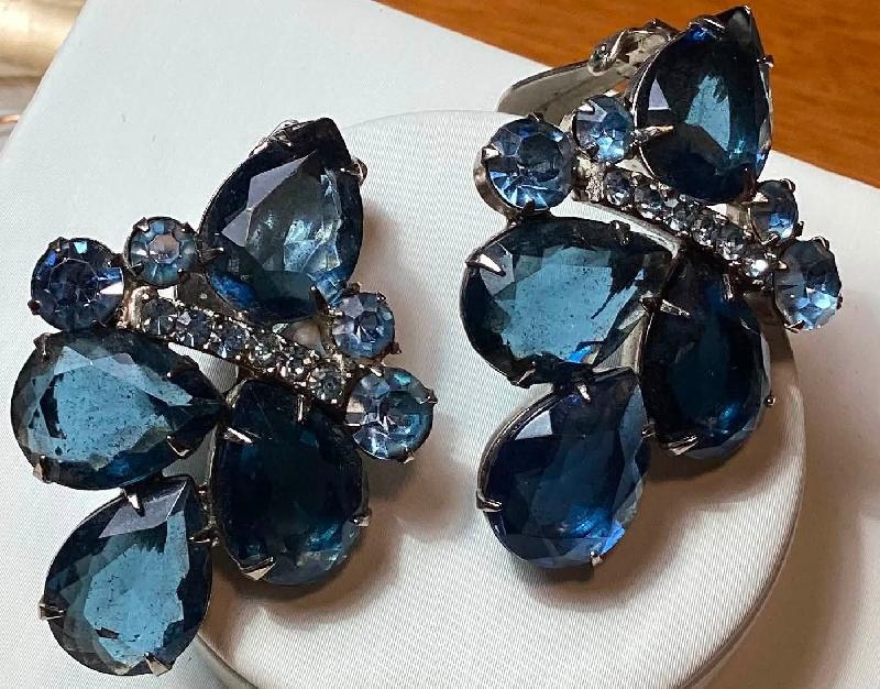 Front view of Blue Pear Earrings Clip