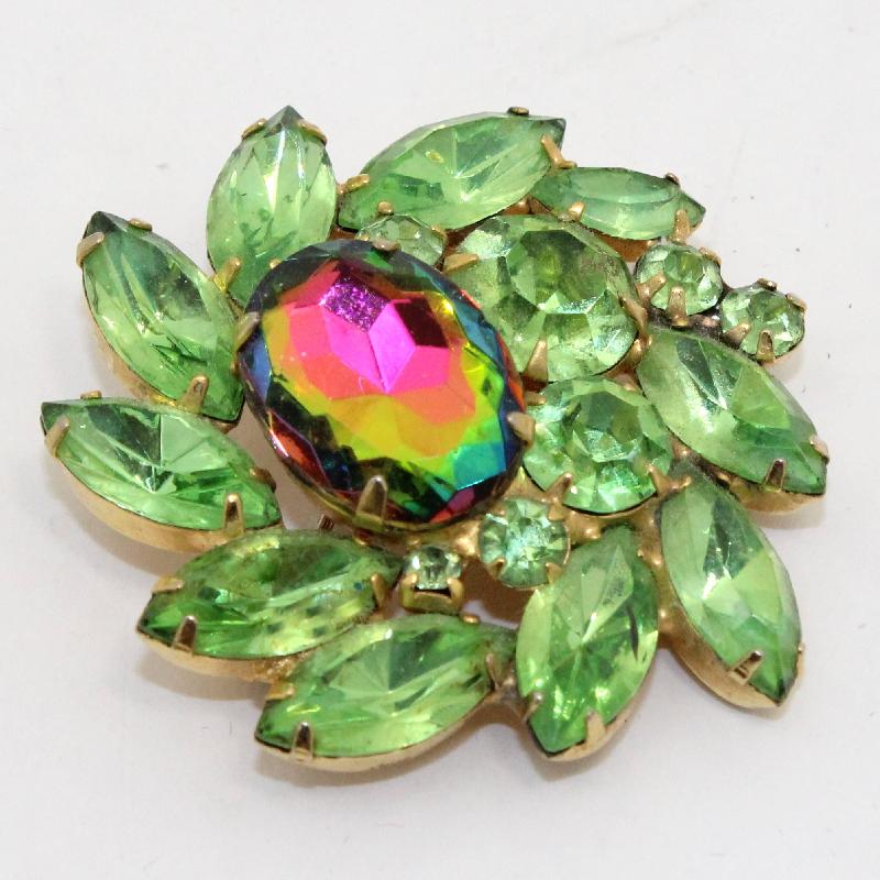 Front view of Green Oval Multi-Color/Shaded Brooch