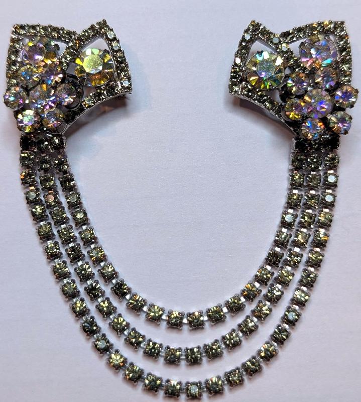 Front view of AB Chatons Only Other
